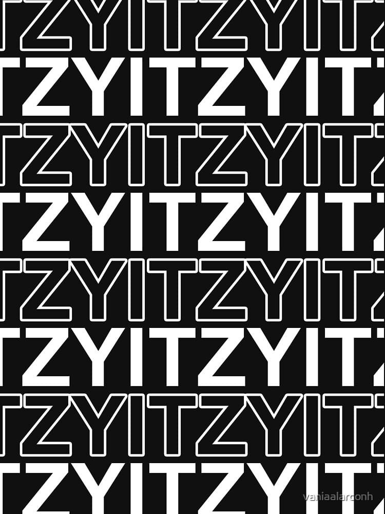 ITZY Sweatshirt – KPOP Merchandise for MIDZYs – Design #016 - Image 3